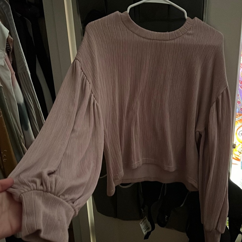 Long sleeve light puffed crop shirt